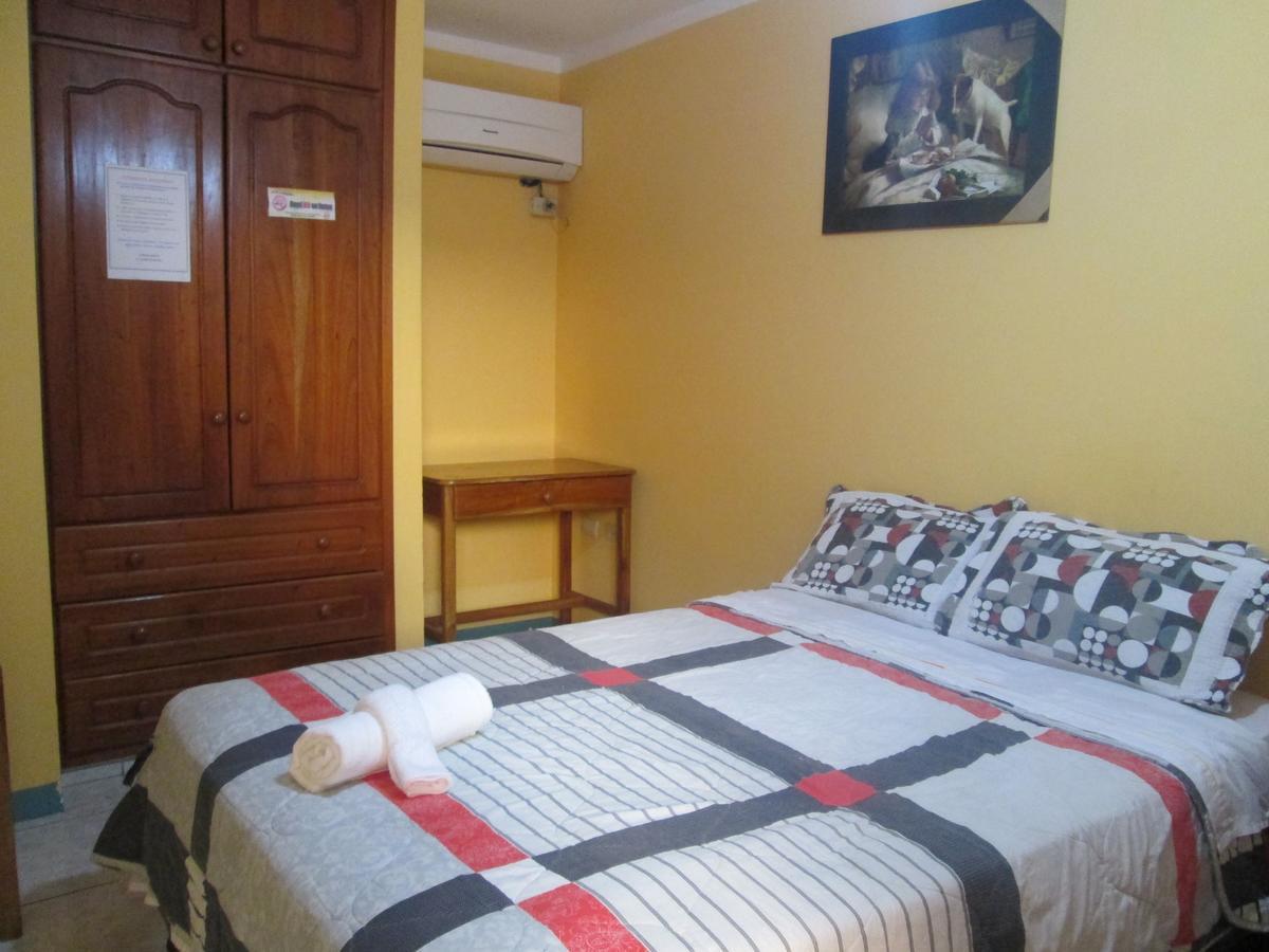 Hostal Leon Dormido Пуерто Бакерисо Морено Екстериор снимка