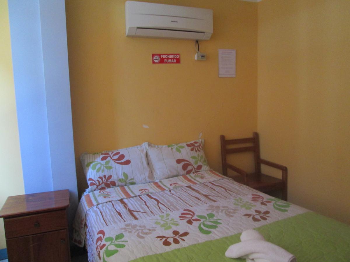 Hostal Leon Dormido Пуерто Бакерисо Морено Екстериор снимка