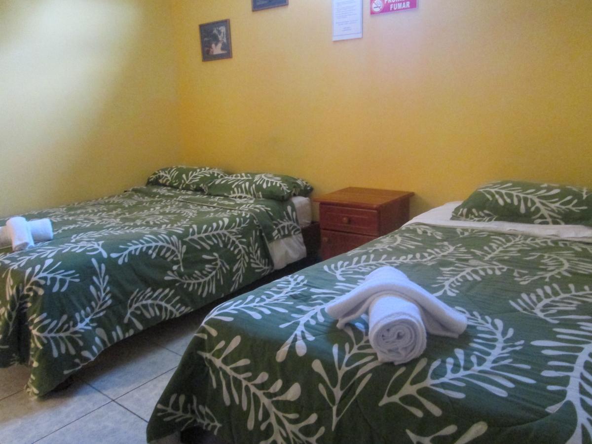 Hostal Leon Dormido Пуерто Бакерисо Морено Екстериор снимка