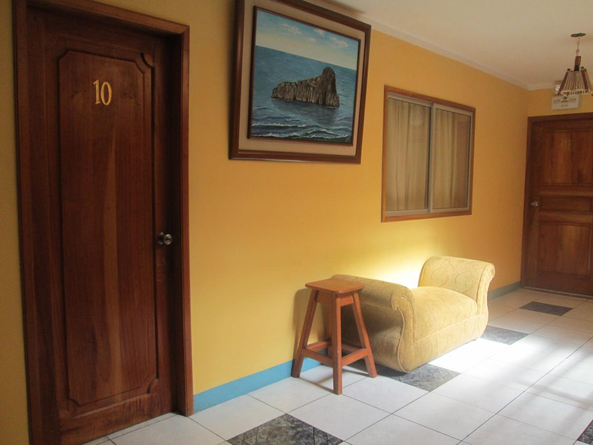Hostal Leon Dormido Пуерто Бакерисо Морено Екстериор снимка