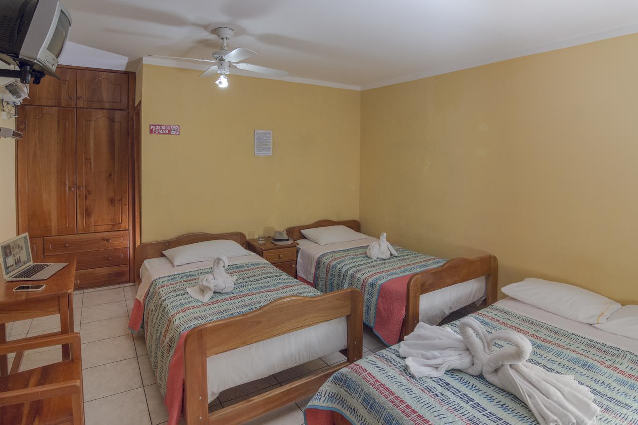 Hostal Leon Dormido Пуерто Бакерисо Морено Екстериор снимка
