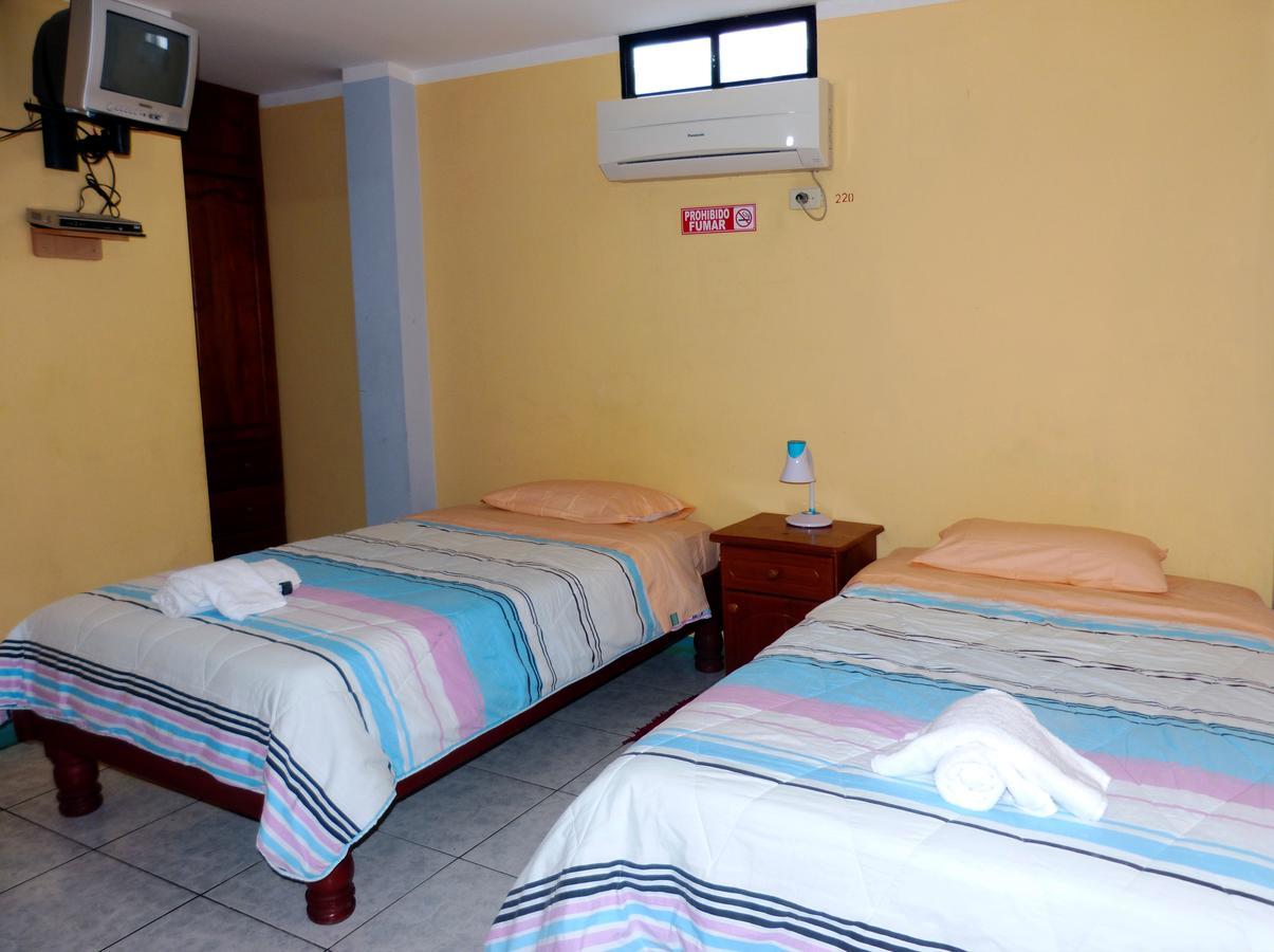 Hostal Leon Dormido Пуерто Бакерисо Морено Екстериор снимка