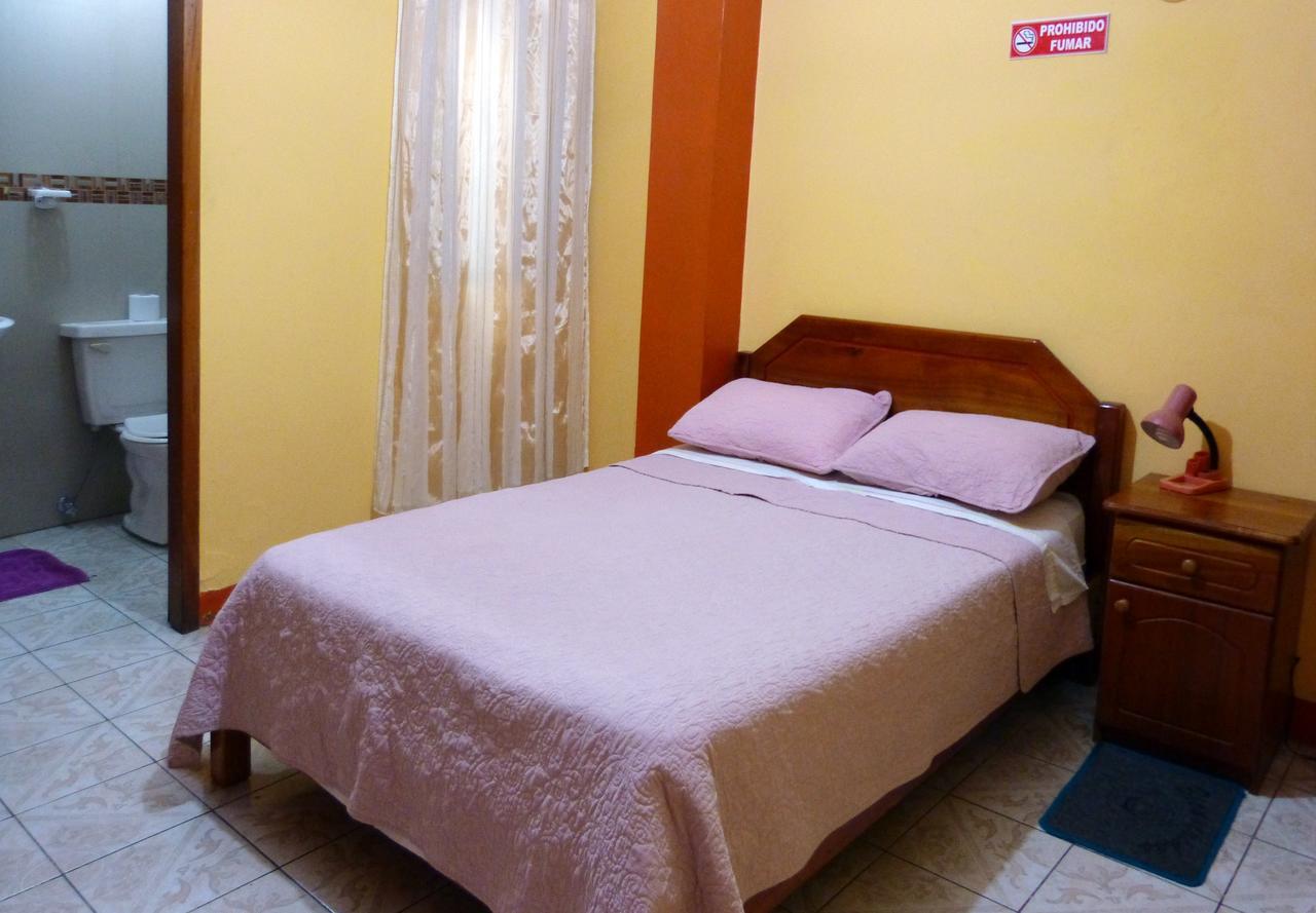 Hostal Leon Dormido Пуерто Бакерисо Морено Екстериор снимка